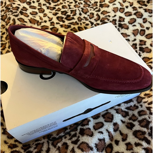 Men’s Chic Almond Toe Loafer - Picture 2 of 5
